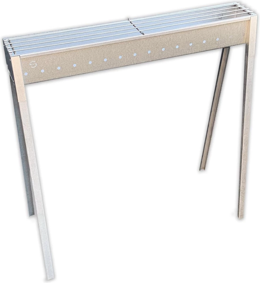 Spiedini Saté-bbq Bali 80 - Saté Houtskoolbarbecue Met Horizontaal Rooster - 80 Cm Lang, 11 Cm Breed - Materiaal: Gealuminiseerd Ijzer 1 Spiedini Saté-bbq Bali 80 - Saté Houtskoolbarbecue Met Horizontaal Rooster - 80 Cm Lang, 11 Cm Breed - Materiaal: Gealuminiseerd Ijzer