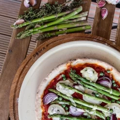 Boska Pizzaplank Friends L - BBQ Accessoires - Eikenhout - Handige Opvanggeul - Ø 34 Cm -Thuis-BBQ 1200x1200 903