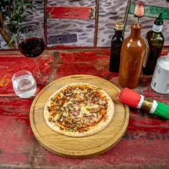 Boska Pizzaplank Friends L - BBQ Accessoires - Eikenhout - Handige Opvanggeul - Ø 34 Cm -Thuis-BBQ 1200x1200 905