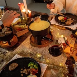 Boska Pizzaplank Friends L - BBQ Accessoires - Eikenhout - Handige Opvanggeul - Ø 34 Cm -Thuis-BBQ 1200x1200 906