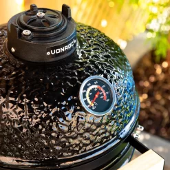 VONROC - BBQ - Kamado - 13 Inch - Ø27cm Kookoppervlak - Houtskoolbarbecue – Keramisch - Tafelmodel - Met Onderstel, Thermometer, Plate Setter & Regenhoes -Thuis-BBQ 1200x1200 91