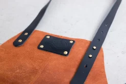 Leren Schort + Leren Handschoenen - Lederen Schort – LICHT BRUIN (Cognac) - Kokschort - BBQ Schort - Kookschort - Vaderdag - Kerst Cadeau Voor Man Vader Opa Papa – 81 Cm X 56 Cm Inclusief Handschoenen Voor De Barbecue -Thuis-BBQ 1200x799 31