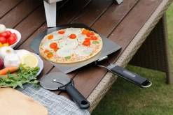 Bighorn Pizzaschep Voor BBQ En Oven-Inklapbare Handgreep -Pizzasnijder- Edelstaal -geschikt Als Broodschep En Ovenschep - SRPT01 -Thuis-BBQ 1200x800 67