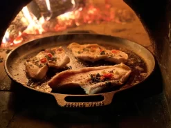 Valhal Outdoor Skillet / Plancha / Koekenpan - Gietijzer - Diameter 35cm, Twee Handvatten, VH35F -Thuis-BBQ 1200x900 35