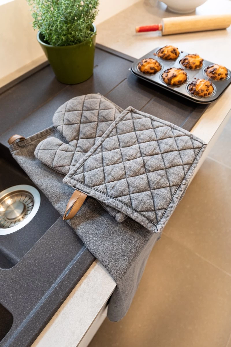 Merkloos Tiseco Myrna Pannenlappen – Katoen – Set 2 Stuks - 20x20CM – Antraciet 2 Merkloos Tiseco Myrna Pannenlappen – Katoen – Set 2 Stuks - 20x20CM – Antraciet - Afbeelding 2